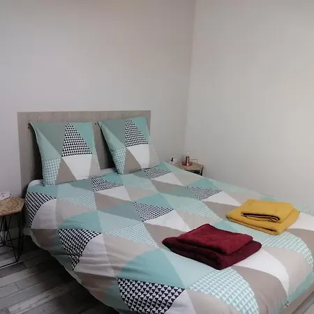 Appartement Climatise Avec Parking Prive Gratuit Doué-la-Fontaine Extérieur photo