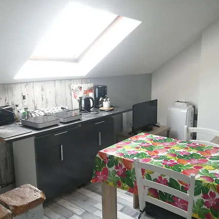 Appartement Climatise Avec Parking Prive Gratuit Doué-la-Fontaine Extérieur photo