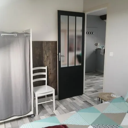 Appartement Climatise Avec Parking Prive Gratuit Doué-la-Fontaine Extérieur photo